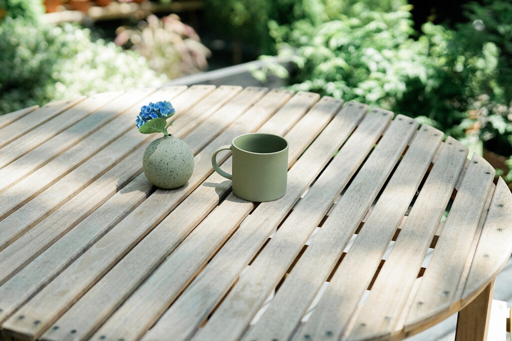 NICOLAI BERGMANN HAKONE GARDENS × MOHEIM STONEWARE MUG and COLORDROPS