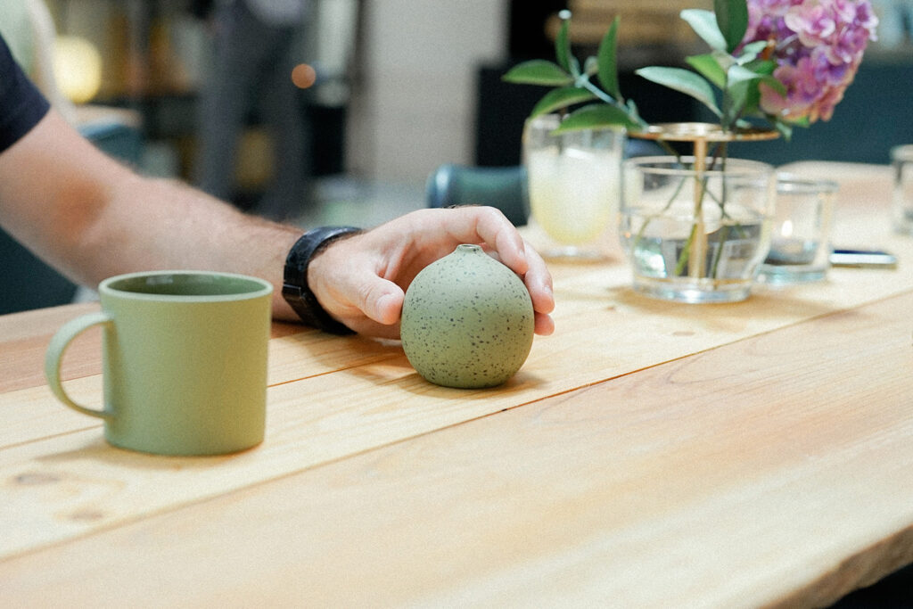 NICOLAI BERGMANN HAKONE GARDENS × MOHEIM STONEWARE MUG and COLORDROPS