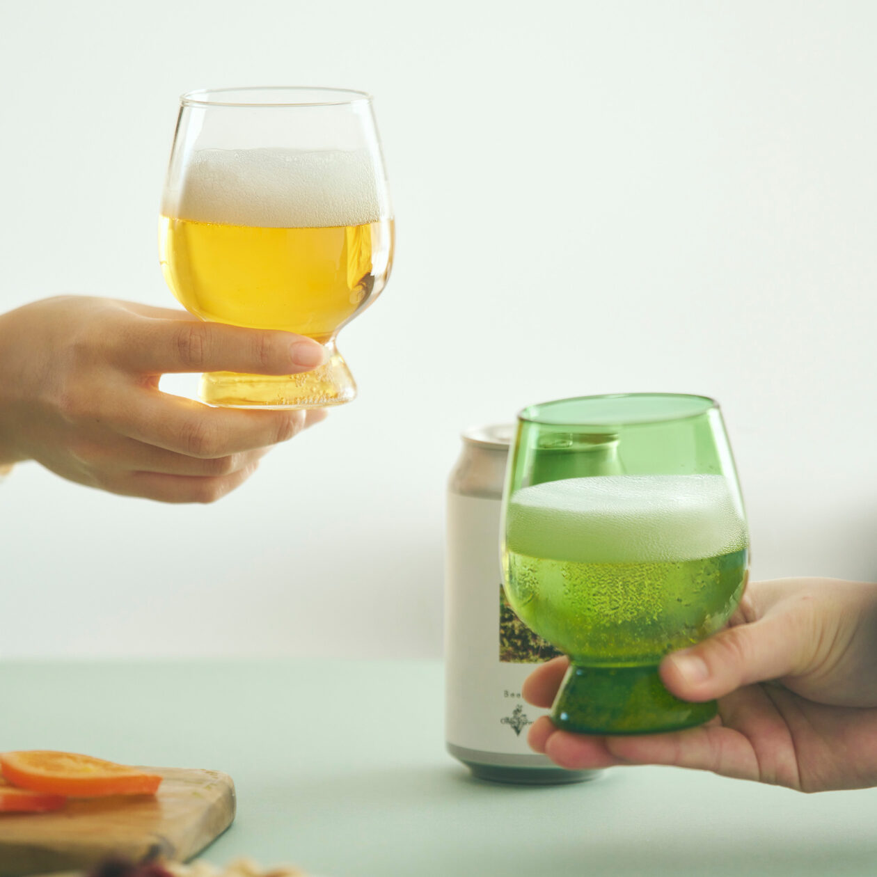 GOBLETにビールを入れて乾杯