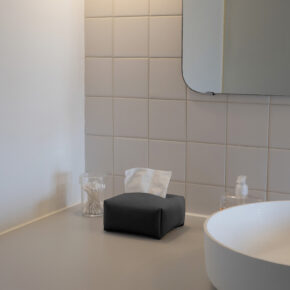 lifestyle TISSUE COVER fog half charcoal