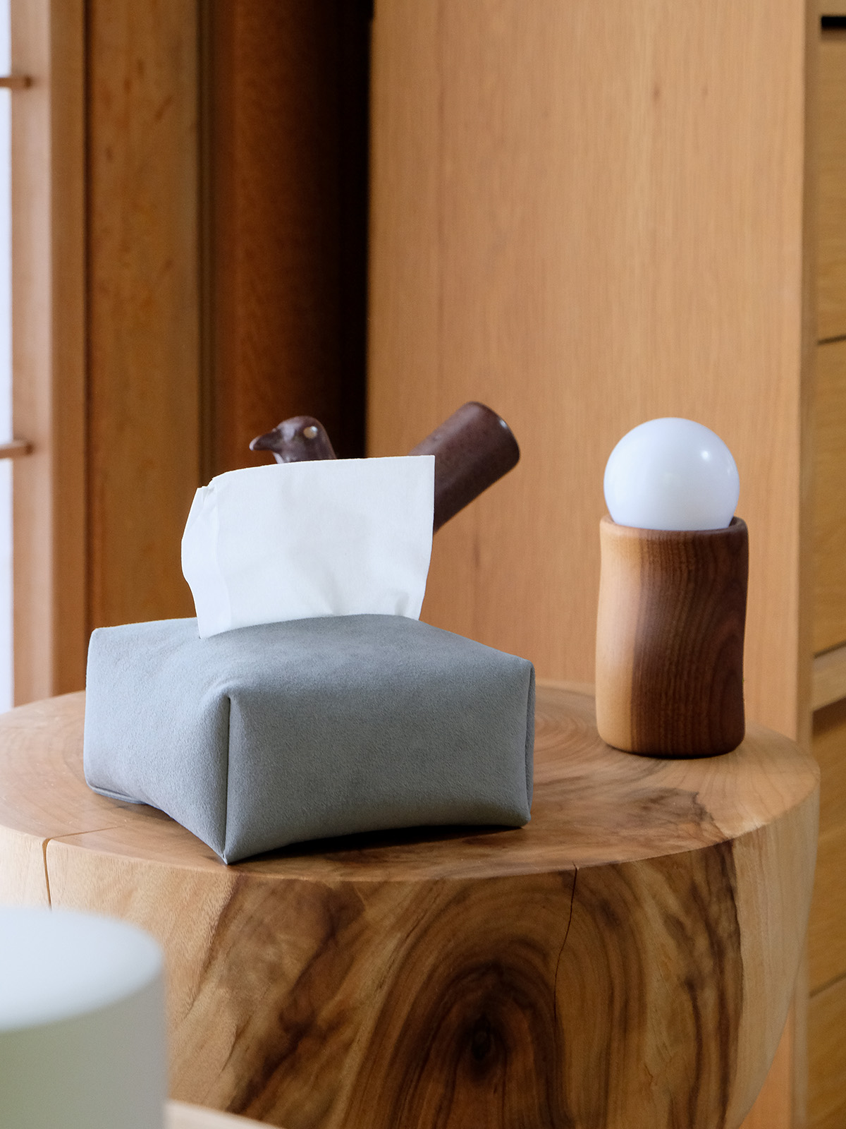 lifestyle TISSUE COVER fog gray